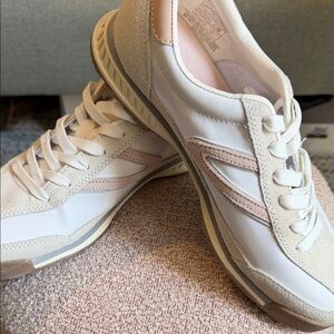 Tretorn Cream and light pink Casual Sneakers Never worn.